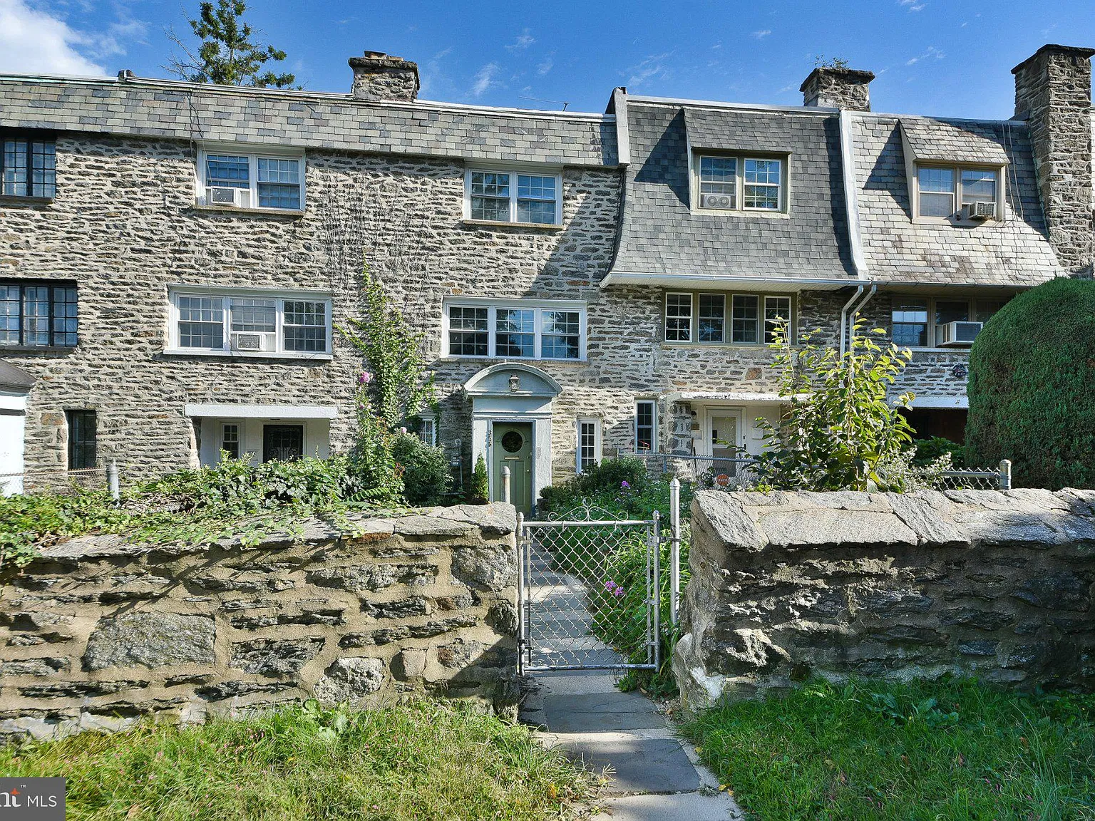 3 bed, 1.5 bath, 1480 sqft, $2,200 — Photo 3