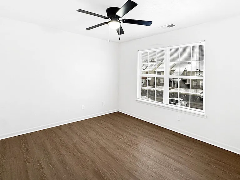 400 Beachfront Dr — Photo 10