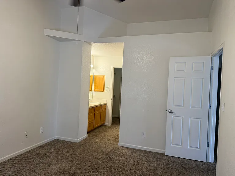 101-2070 Manitou Ct — Photo 6