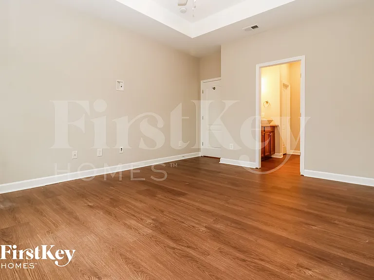 505 Crossland Dr — Photo 10