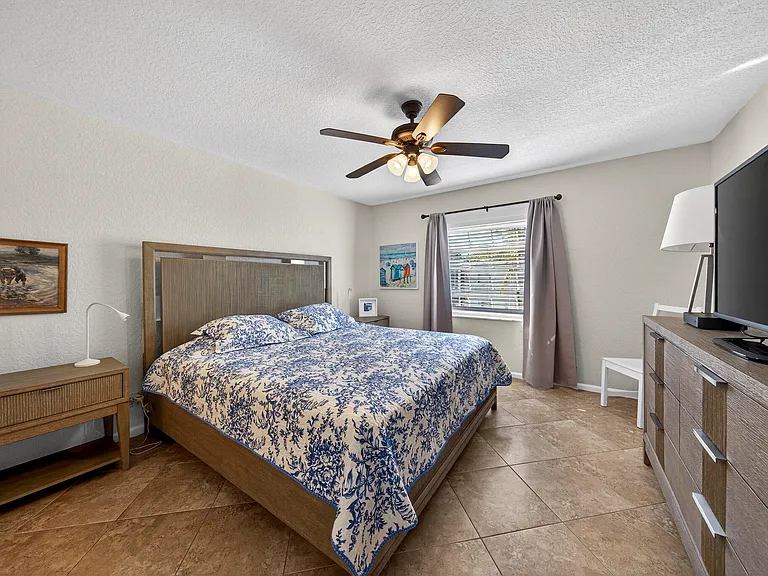 6457 Bay Club Dr #4 — Photo 2
