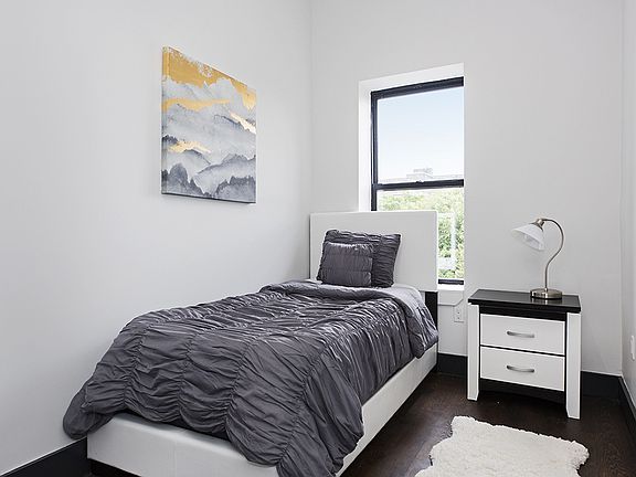 5th image of 205 Johnson Ave APT 2R