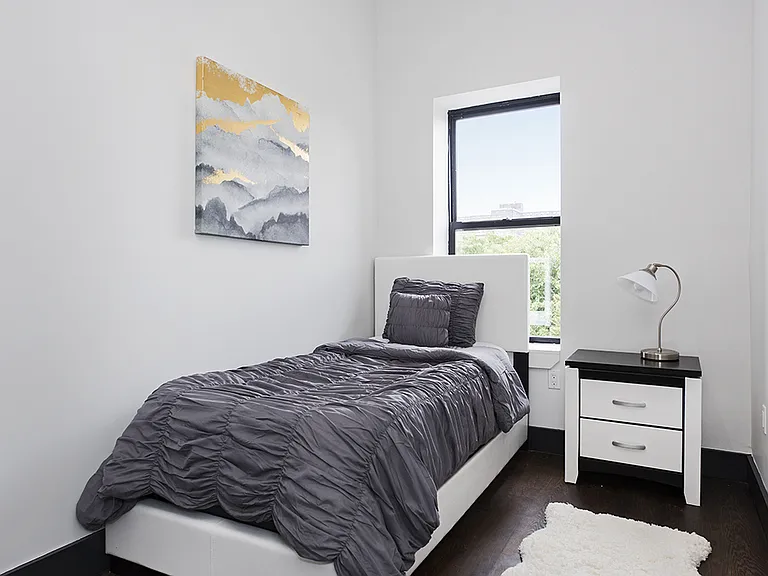 205 Johnson Ave #4R — Photo 5