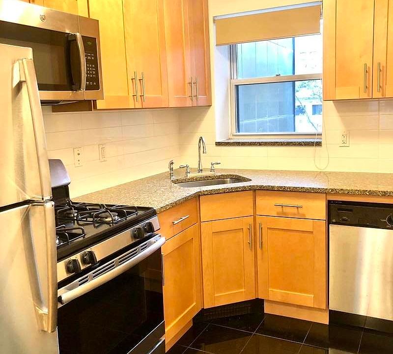 1st image of 143 Orchard St #4R