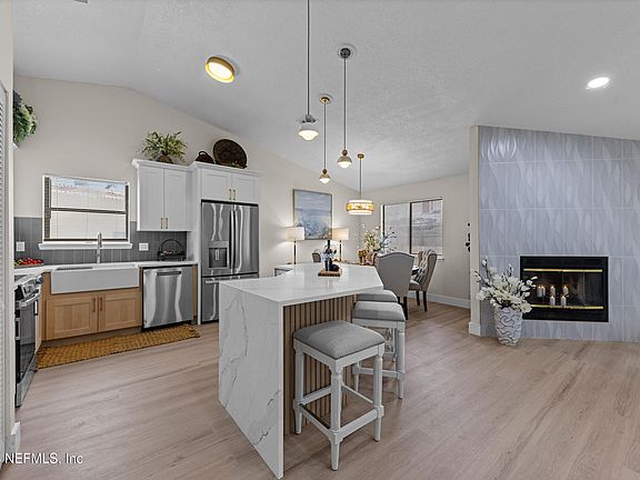 5th image of 13948 NORWAY PINE Place