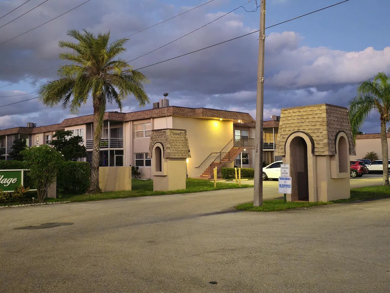 1 bed, 1.5 bath, 782 sqft, $1,350 — Photo 2
