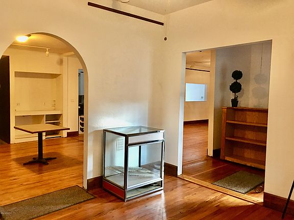 5th image of 5910 Hampton St