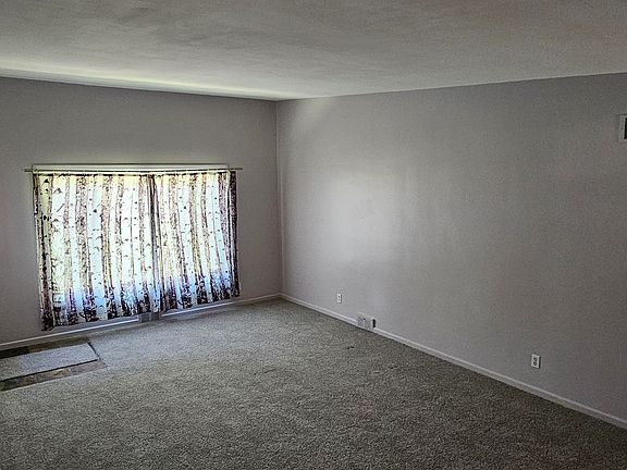 4th image of 418 E Sunnybrook Dr