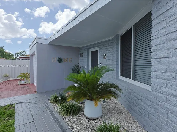 330 W 44th St, Hialeah, FL 33012