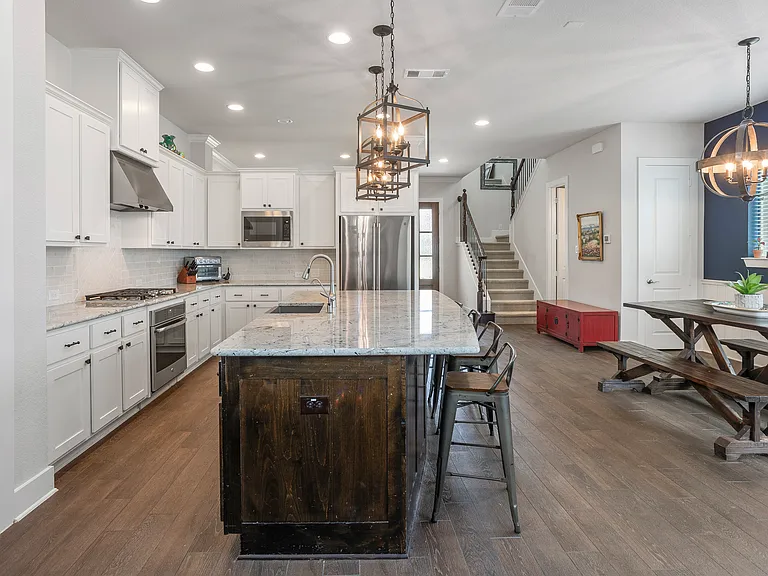 1825 Oak Trail Dr — Photo 8