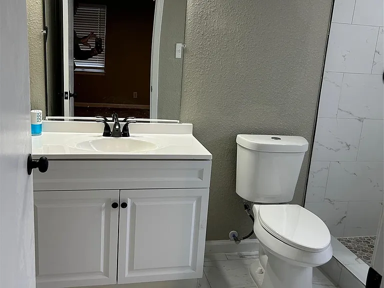 220 N Bernice Dr — Photo 6