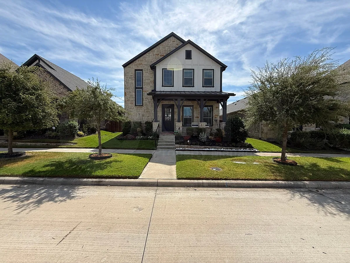 4 bed, 4.0 bath, 3287 sqft, $3,495 — Photo 2