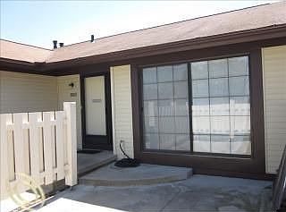 4th image of 40508 Newport Dr