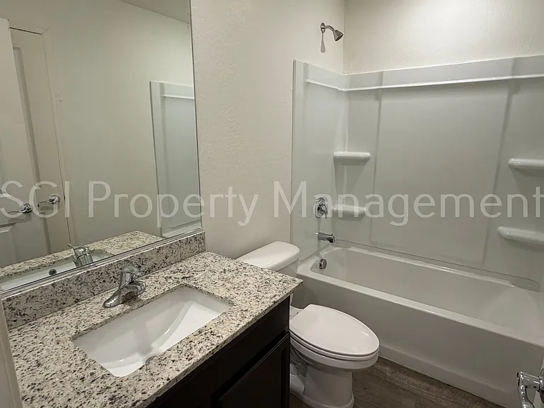 526 W Black Hawk Pl — Photo 9