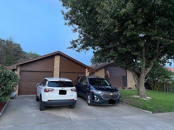 2nd image of 208 Petunia Cir