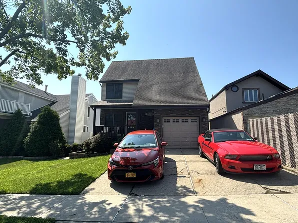 203 Heffernan St, Staten Island, NY 10312