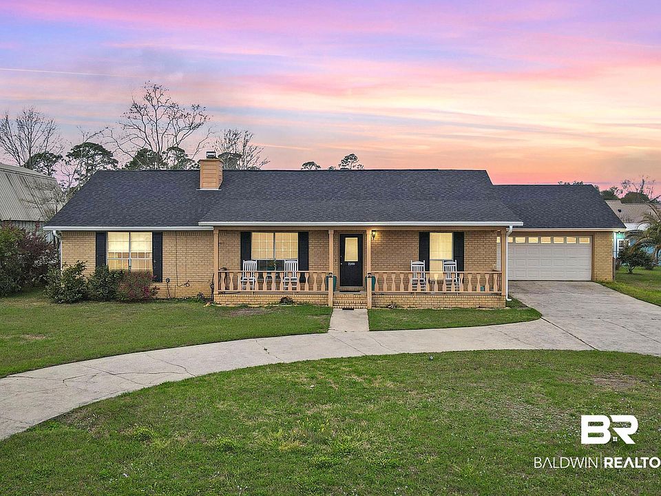 1st image of 2209 Clubhouse Dr
