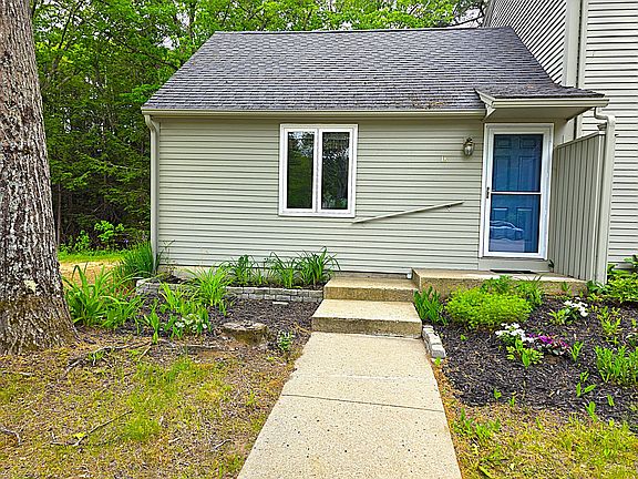 3rd image of 18 High Bluff Drive #18