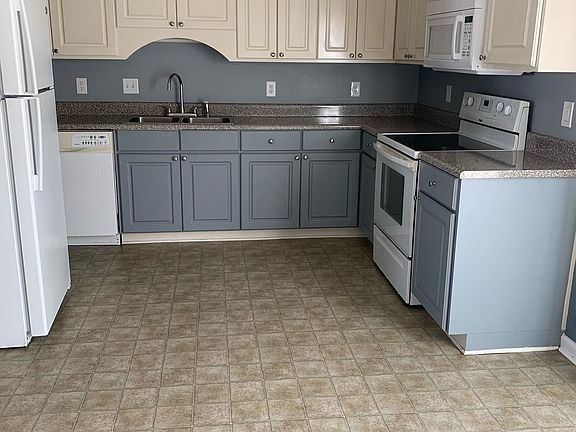 4th image of 100 Vista Hill Dr