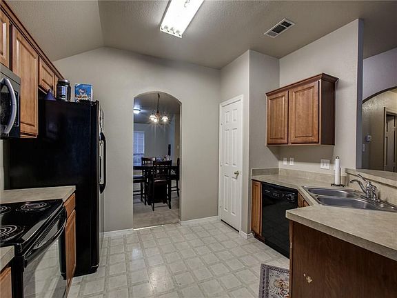 3rd image of 4802 Ashbury Ln