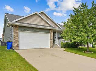 129 Brighton Cir SW, Cedar Rapids, IA 52404