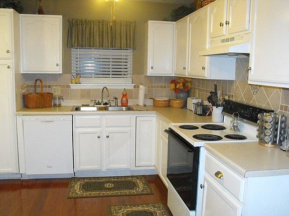 5th image of 1590 Saint Ives Ct