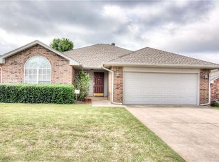 712 Shadowhill St, Norman, OK 73071