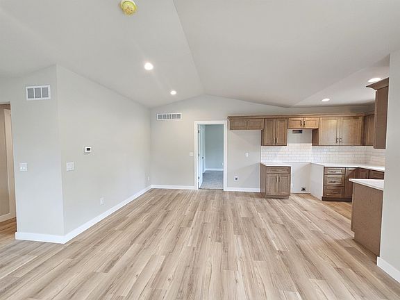 5th image of 1009 Karsten Dr