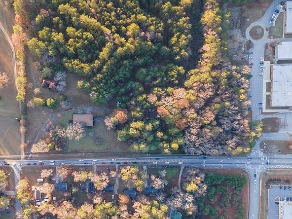 3rd image of 4039 Chapel Hill Rd