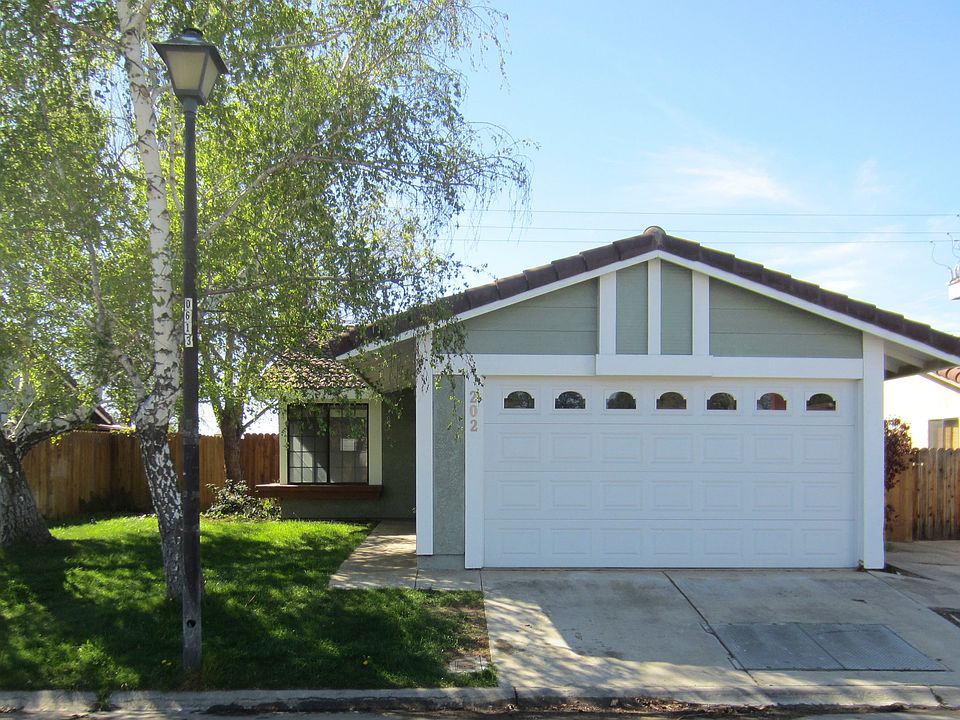 1st image of 202 Oak Meadow Ln