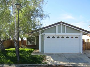 202 Oak Meadow Ln, Paso Robles, CA 93446