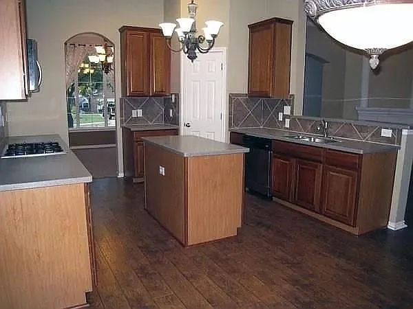 2406 Beeleigh Ct — Photo 9