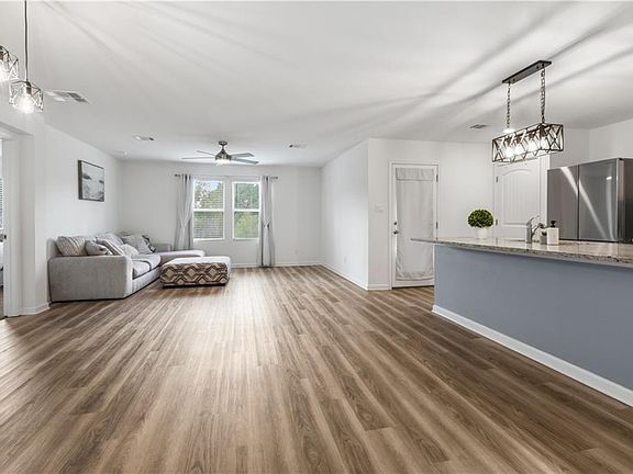 2nd image of 60417 Culper Dr