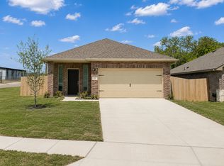 615 E Arlington Ave, Fort Worth, TX 76104