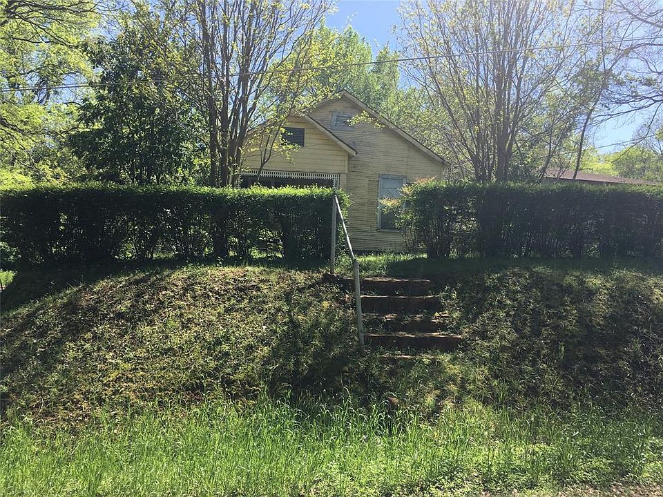 1st image of 606 E Reagan St