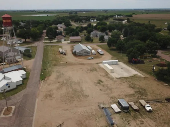 301 S Railway St, Menno, SD 57045