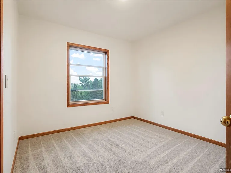 687 Crescent Lake Rd — Photo 18