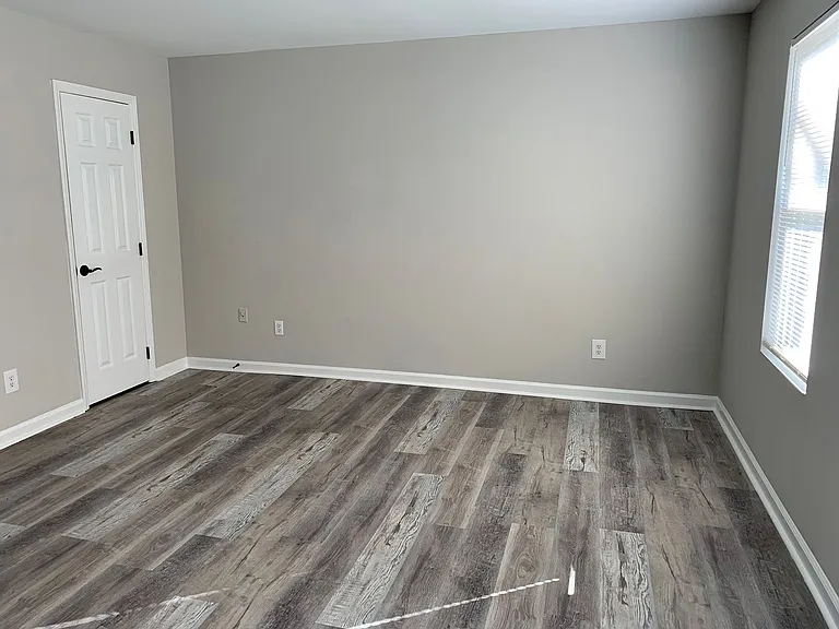 5302-5304 Grovewood Pl — Photo 8