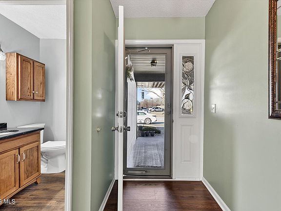 4th image of 1801 Manor Hill Rd #7