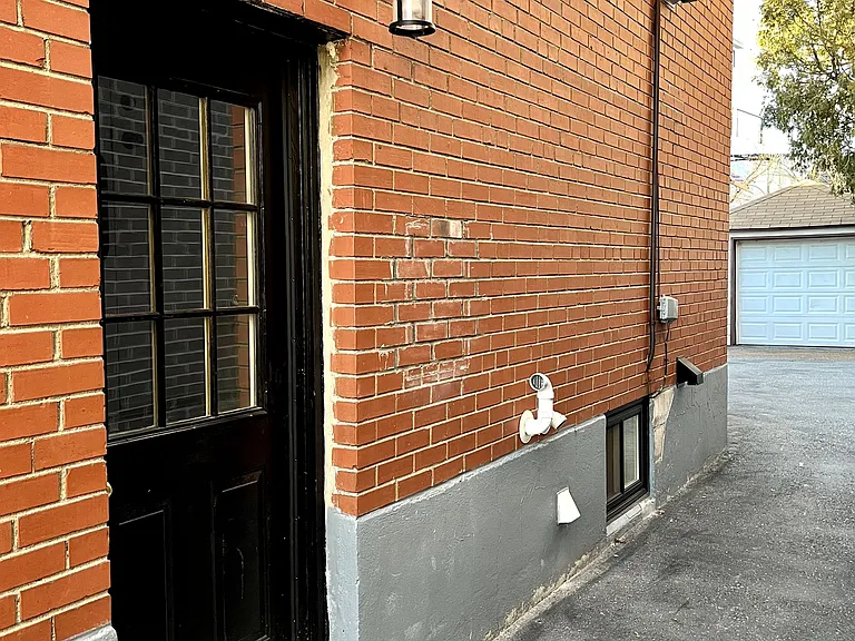 404 Glen Park Ave #BASEMENT — Photo 14