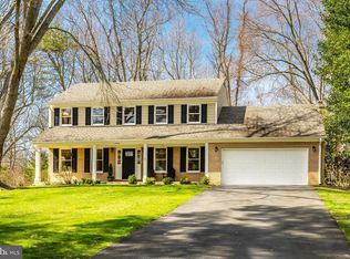 1958 Weybridge Ln, Reston, VA 20191