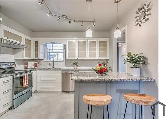 11001 N Blackwelder Ave — Photo 25