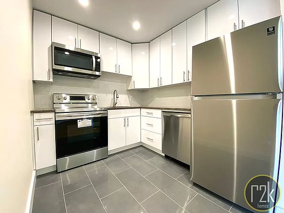 2nd image of 25-88 Steinway St #3J