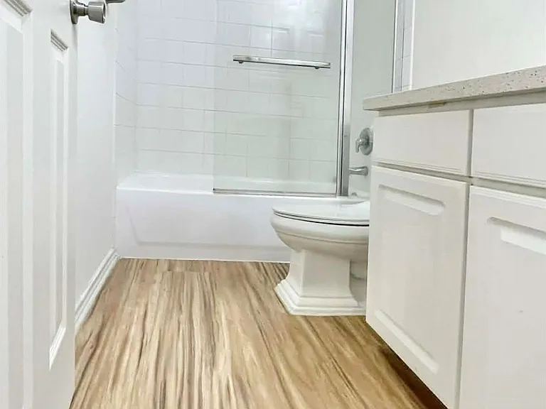 7916 Comal St — Photo 17