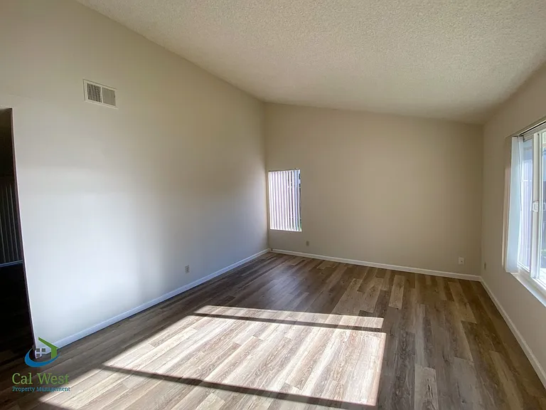 421 Gwinn Ct — Photo 6
