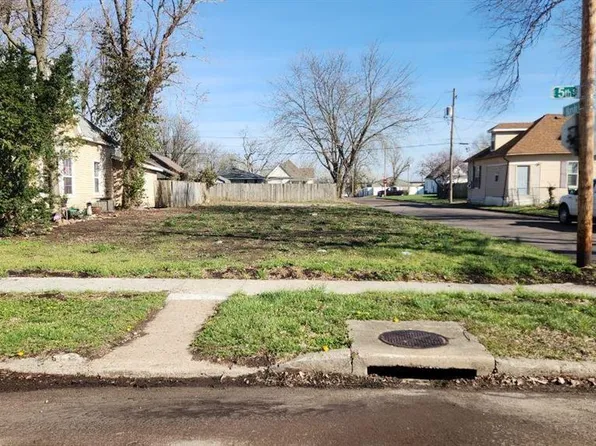 733 E 5th St, Sedalia, MO 65301