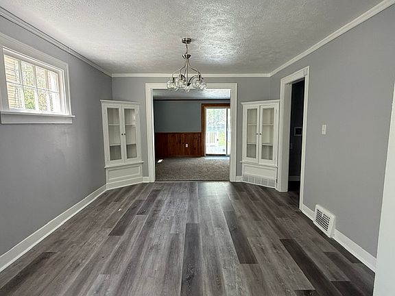 3rd image of 17901 Delavan Ave