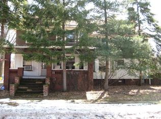 1715 Lee Rd, Cleveland Heights, OH 44118