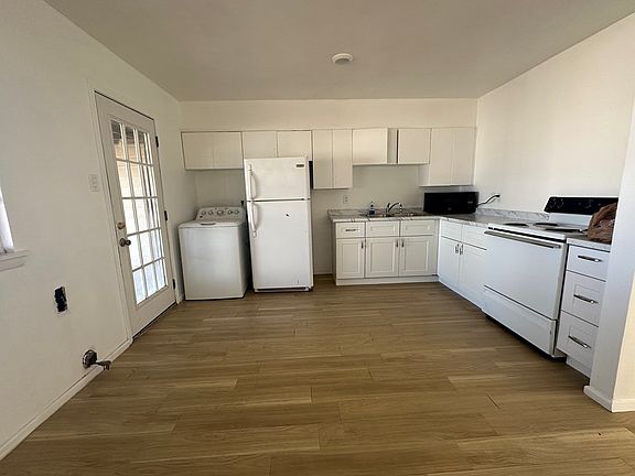 4th image of 512 E 20th St