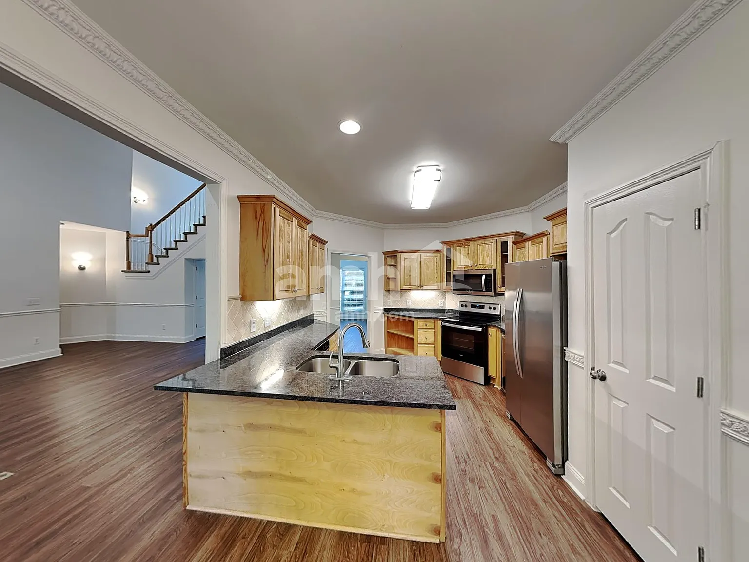 4 bed, 3.0 bath, 2808 sqft, $2,960 — Photo 4